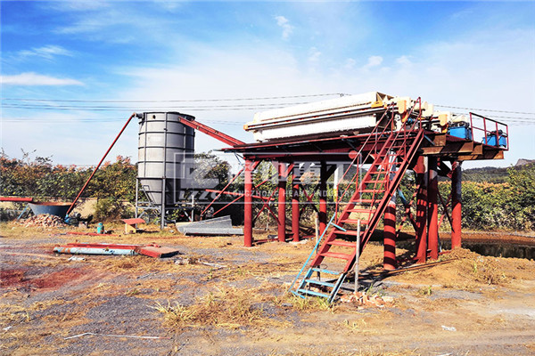 投資洗沙生產(chǎn)線一年盈利多少？關(guān)鍵看您選哪家尾礦污泥壓濾機(jī)