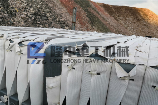 風(fēng)化砂尾沙污泥脫水壓濾機(jī)設(shè)備價格太貴?延長設(shè)備使用壽命降低成本！