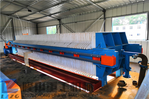 風(fēng)化砂尾沙污泥脫水壓濾機(jī)設(shè)備價格太貴?延長設(shè)備使用壽命降低成本！