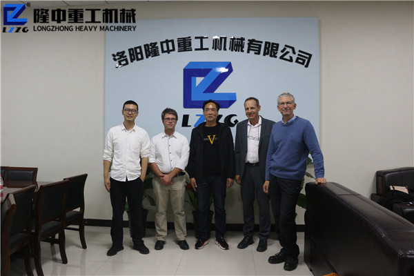 讓隆中為全球服務(wù)！德國(guó)用戶造訪隆中重工