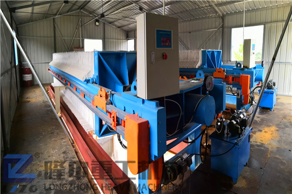 污泥板框壓濾機(jī)設(shè)備，靠濾板能處理掉水雜質(zhì)么？