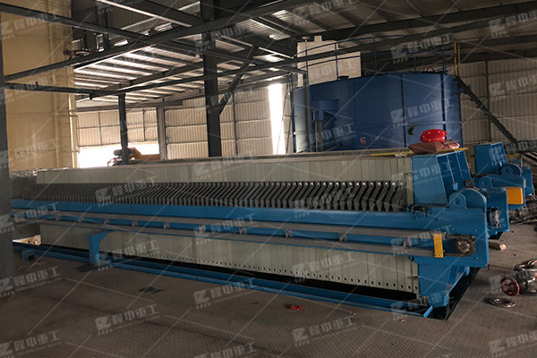 帶式污泥壓濾機(jī)泥餅含水率在多少？