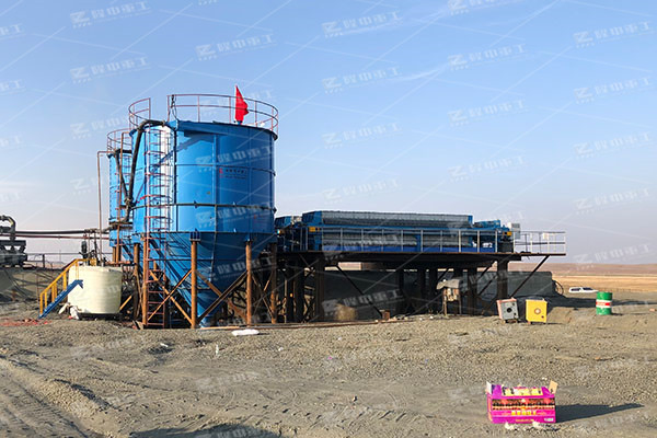 使用過(guò)程中進(jìn)給速度太快，很可能導(dǎo)致板框壓濾機(jī)失效